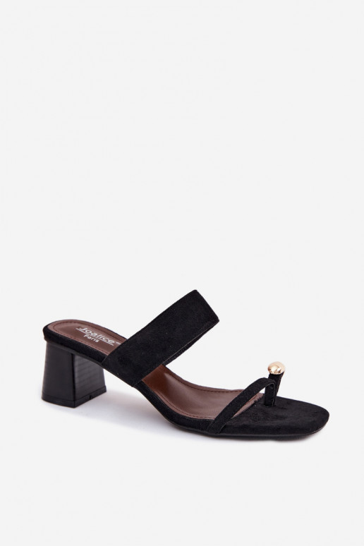Slippers with heels and golden details in black Dakotelle