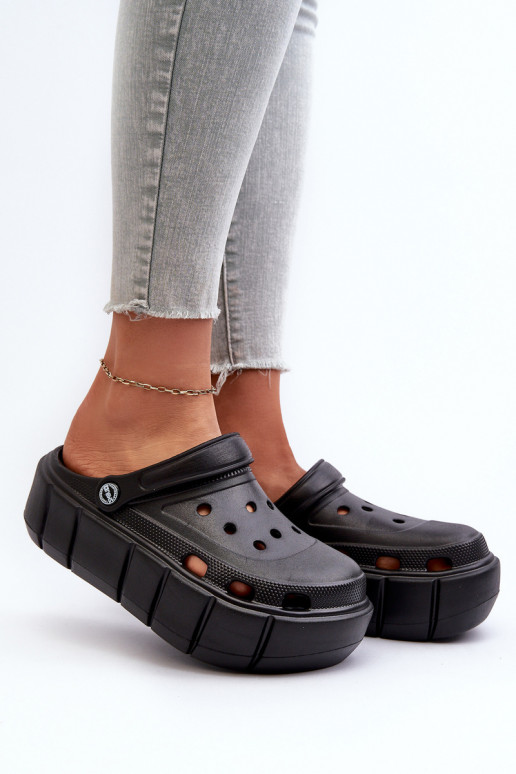 Lightweight women's platform slippers in black Itubia