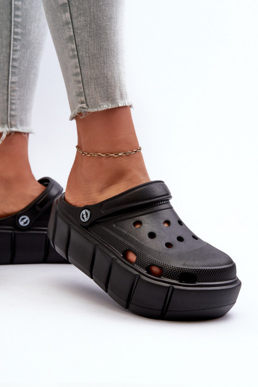 Lightweight women's platform slippers in black Itubia