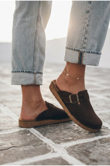 Slippers with buckles Inblu, chocolate color