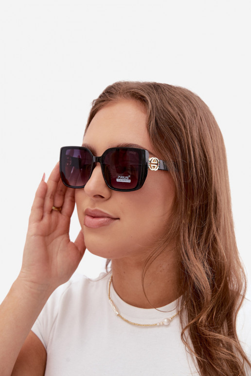 Sunglasses with decorative details in black color