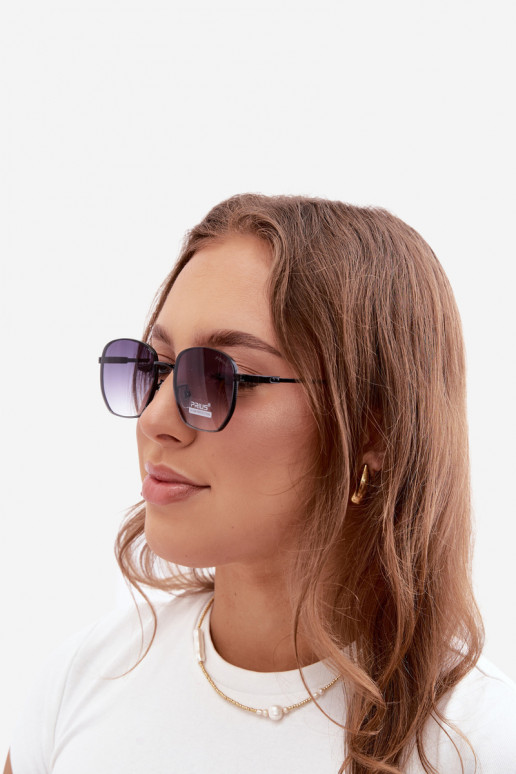 Sunglasses with thin frames UV 400 in black color