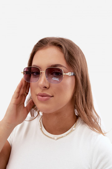 Sunglasses with thin frames and UV filter, purple
