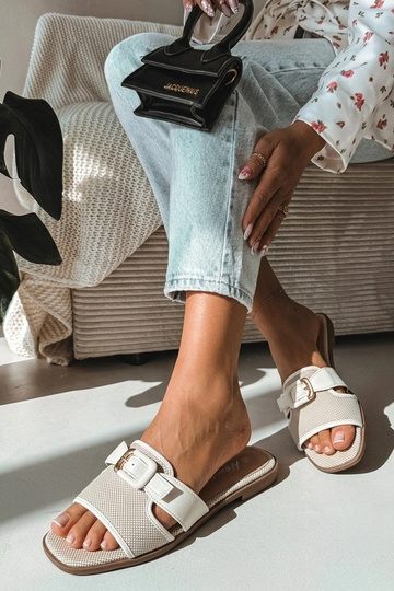 White women's clogs with decorative buckle Isadora