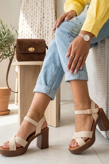 Sand-colored women's sandals on heel Flora 2