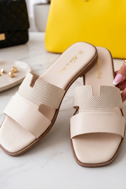 Sand-colored women's clogs adorned with cutouts Cressida