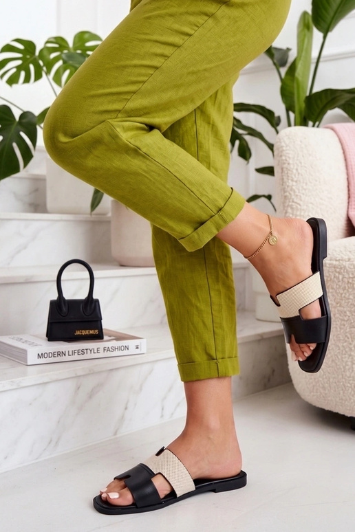 Black women's clogs adorned with cutouts Cressida