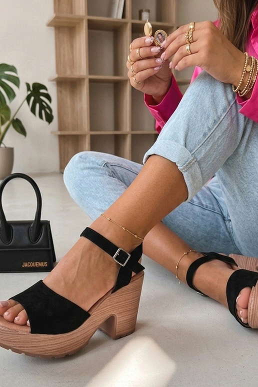 Black women's sandals on a chunky heel Elara