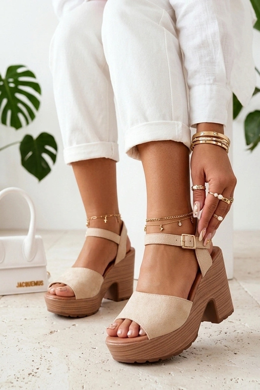 Sand-colored women's sandals on a chunky heel Elara