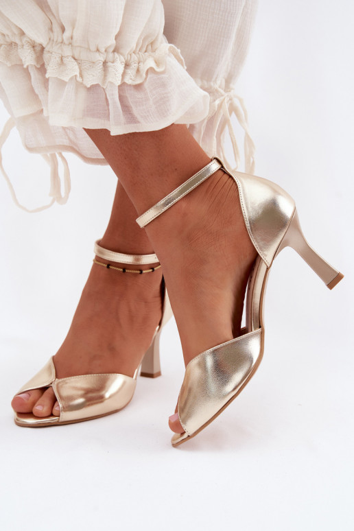 Gold women's sandals on a small heel Zazoo 1120