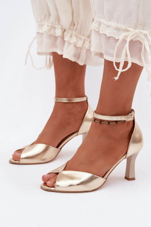 Gold women's sandals on a small heel Zazoo 1120