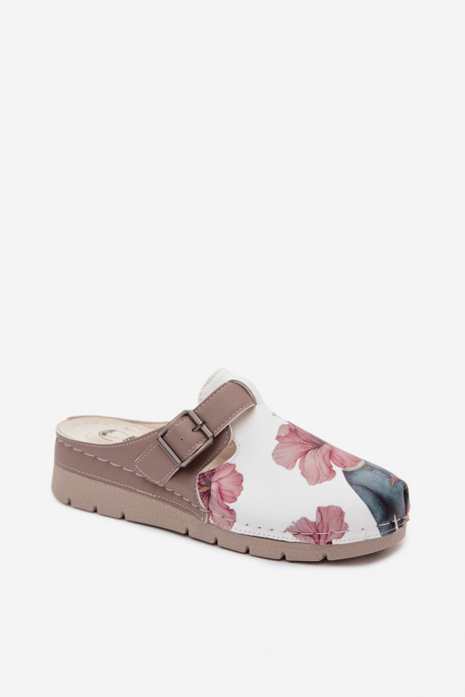 Women's clogs with buckles sand color