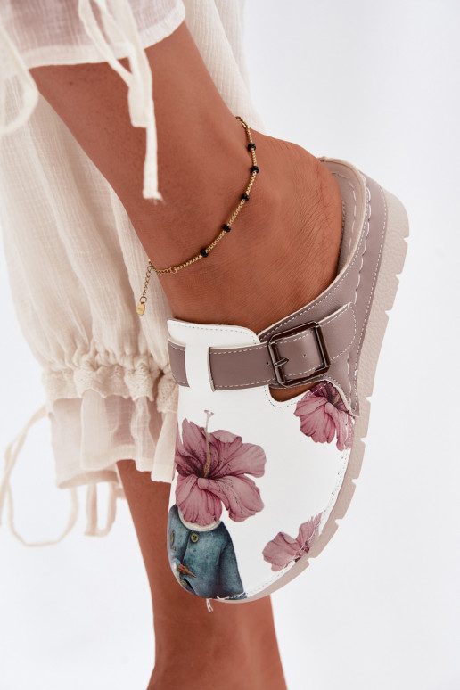 Women's clogs with buckles sand color