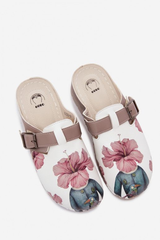 Women's clogs with buckles sand color