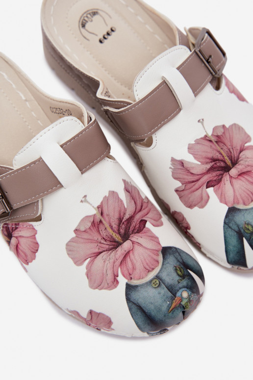 Women's clogs with buckles sand color