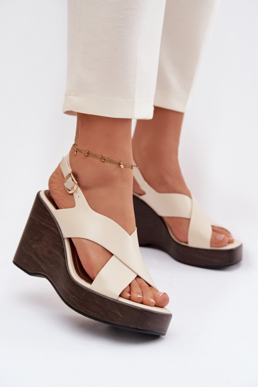 Women's sandals made of faux leather in sand color Janivra
