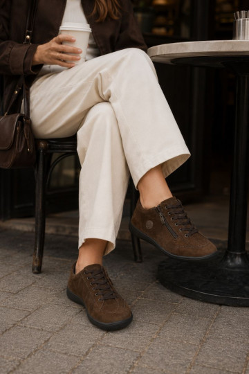 Buty damskie z czekoladowego zamszu Brindle