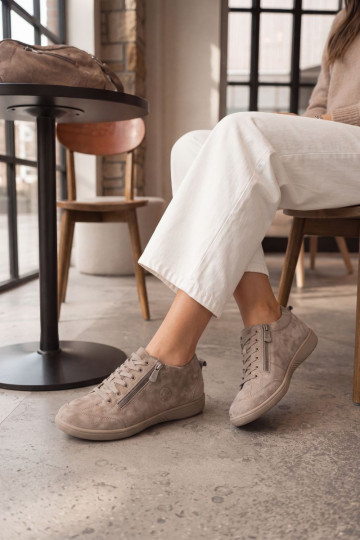 Women's shoes in sand faux suede Brindle 2