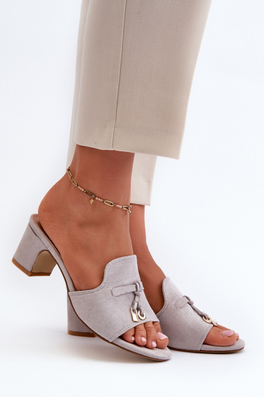 Women's slippers with faux suede heels in grey color Jemenna