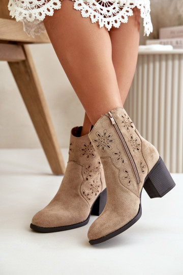 Ankle boots with lace details and heels made of faux suede in sand color Nevishiia 2