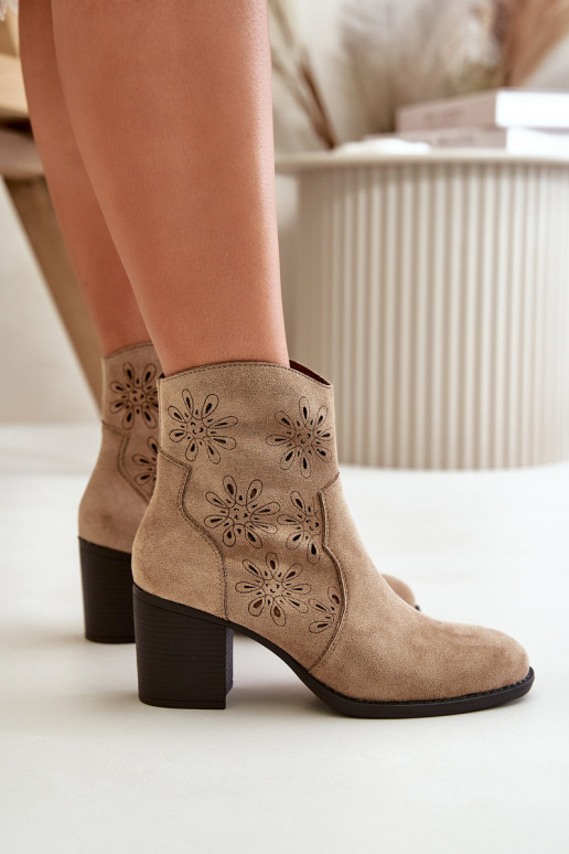Ankle boots with lace details and heels made of faux suede in sand color Nevishiia