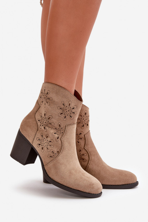 Ankle boots with lace details and heels made of faux suede in sand color Nevishiia
