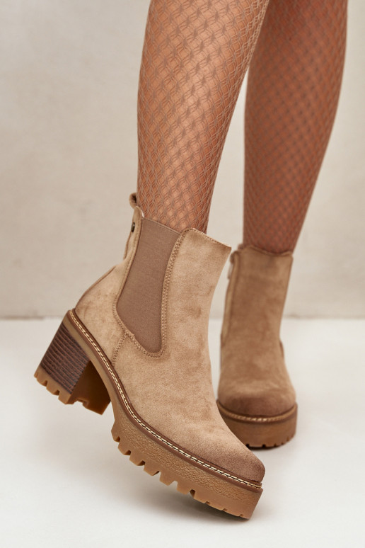 Women's insulated ankle boots with heels made of faux suede in sand color Irissinae