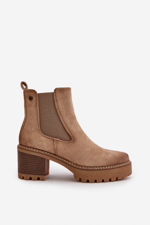 Women's insulated ankle boots with heels made of faux suede in sand color Irissinae