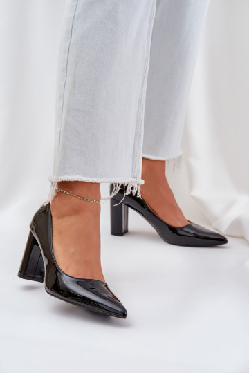 Black shoes with patent effect on the column Kilanne 2