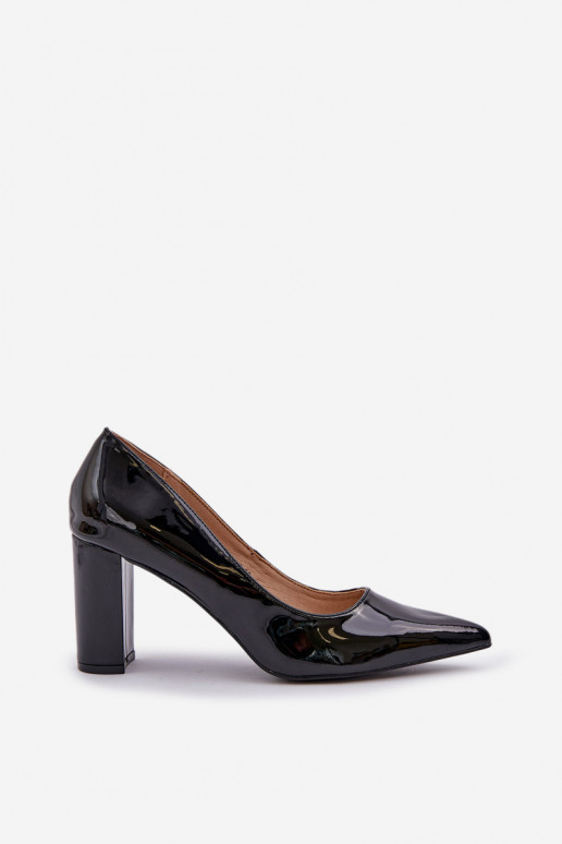 Black shoes with patent effect on the column Kilanne