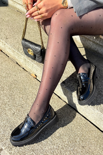 Women's loafers with a patent effect in black Įjungtallae 2