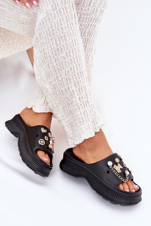 Lightweight women's slippers with gold details and clips in black Hortiana
