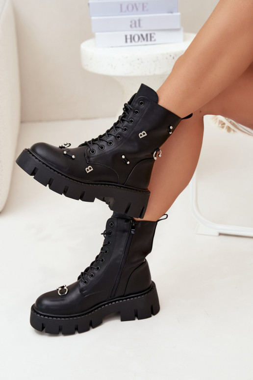 Women's work ankle boots with beautiful details insulated in black Lunea