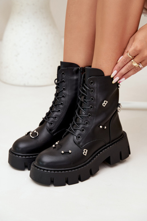 Women's work ankle boots with beautiful details insulated in black Lunea