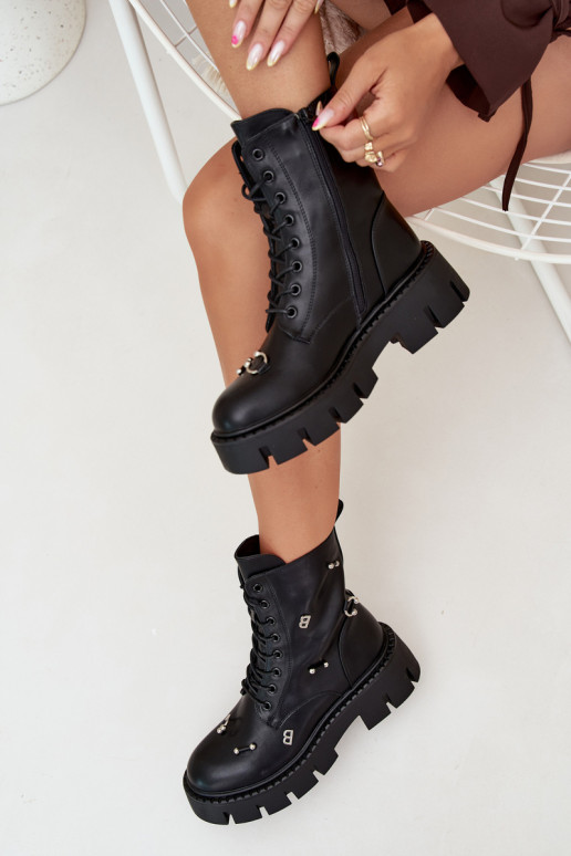 Women's work ankle boots with beautiful details insulated in black Lunea