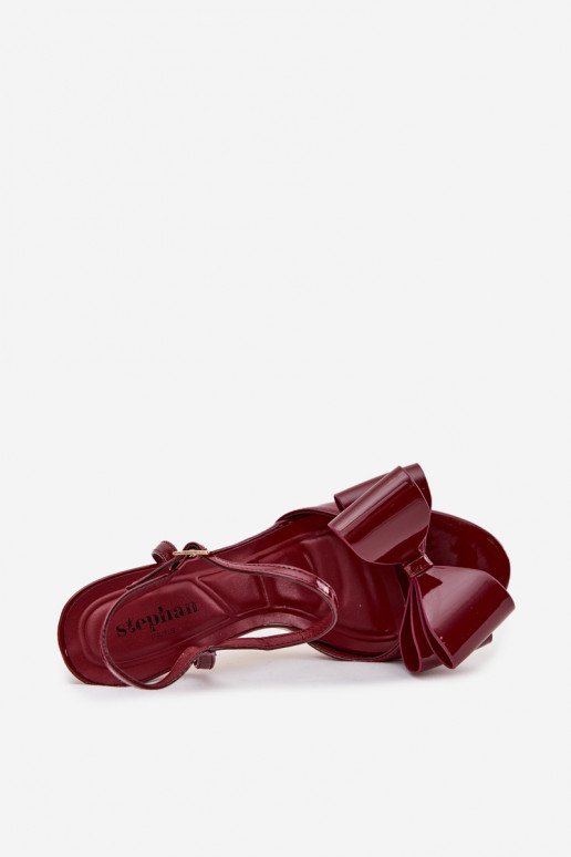 Burgundy sandals with a patent effect, thin heels and ribbons Noliva