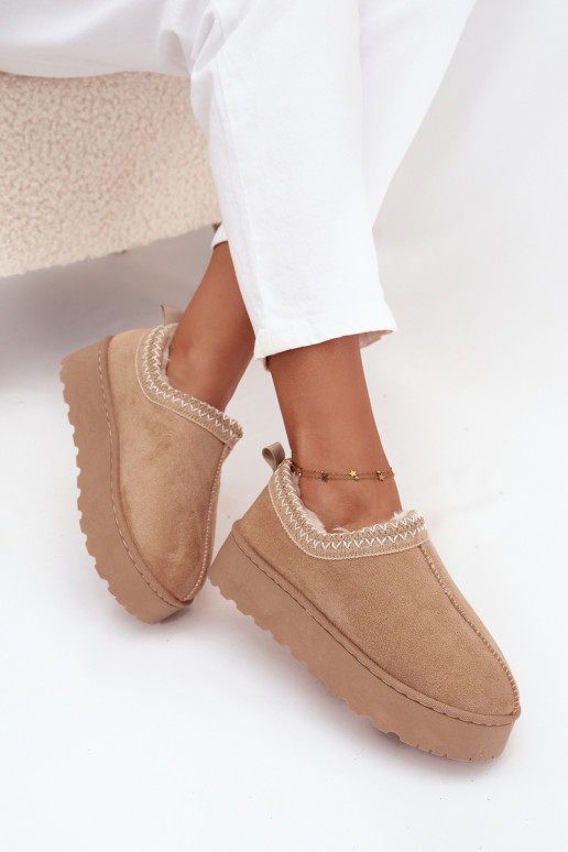 Sand-colored low snow boots with embroidered flowers and platform Taliah