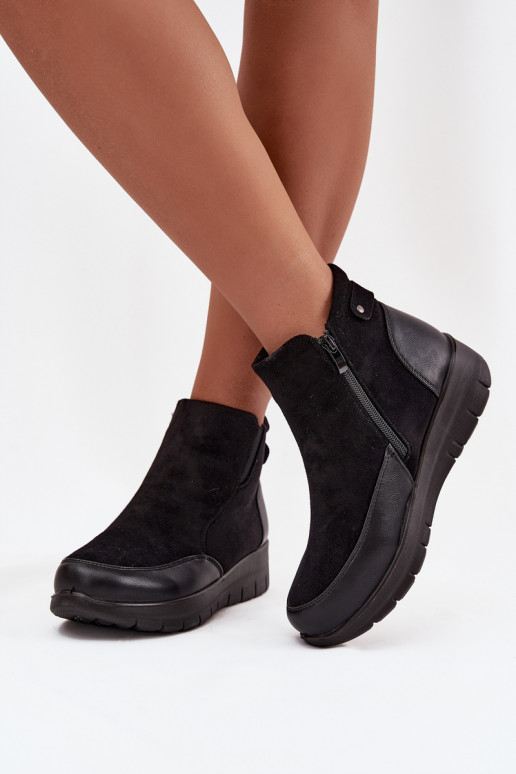 Warm women's ankle boots with fur inside, black Breena