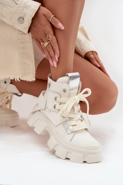 White insulated sporty style ankle boots GOE SS2N4055