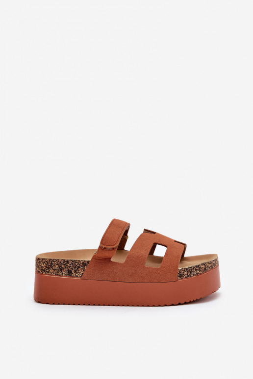 Slippers with platform in brown Daldiva