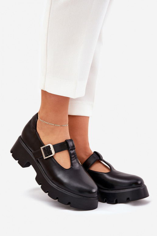 Black women's shoes with buckles on the platform Venda