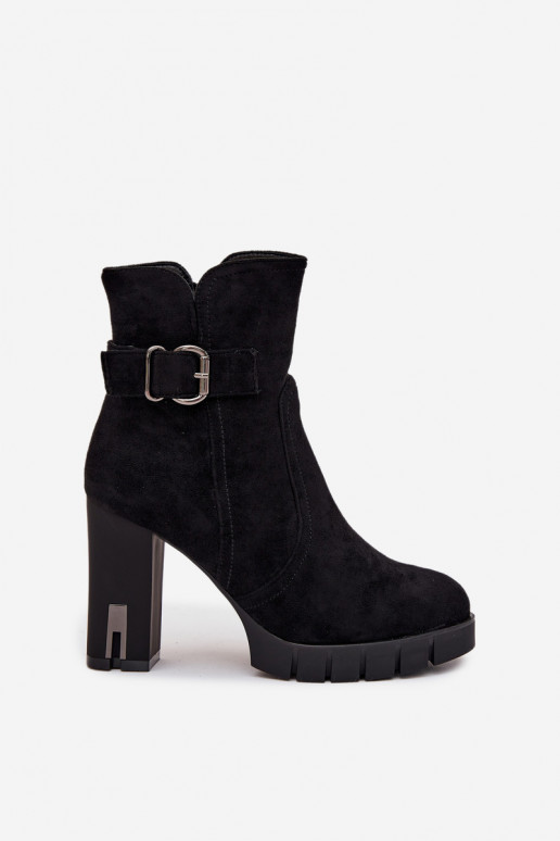 Insulated women's ankle boots with buckles in black Selisse