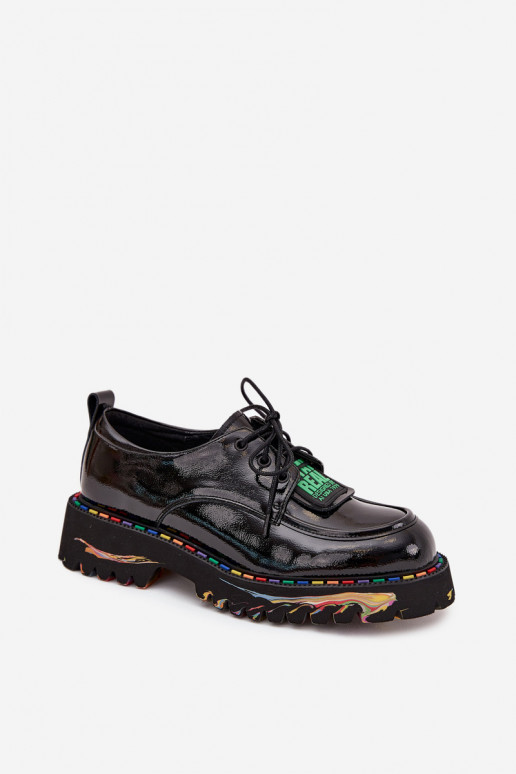 Damskie buty z efektem lakieru Artiker 57C0172 w kolorze czarnym