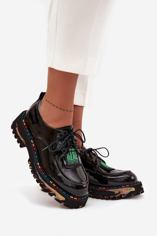 Damskie buty z efektem lakieru Artiker 57C0172 w kolorze czarnym