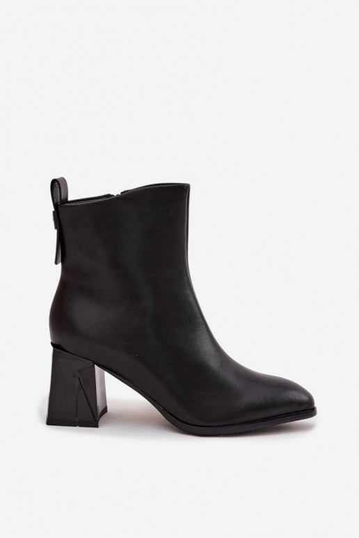 Insulated ankle boots with heels made of natural leather Vinceza 66812 in black