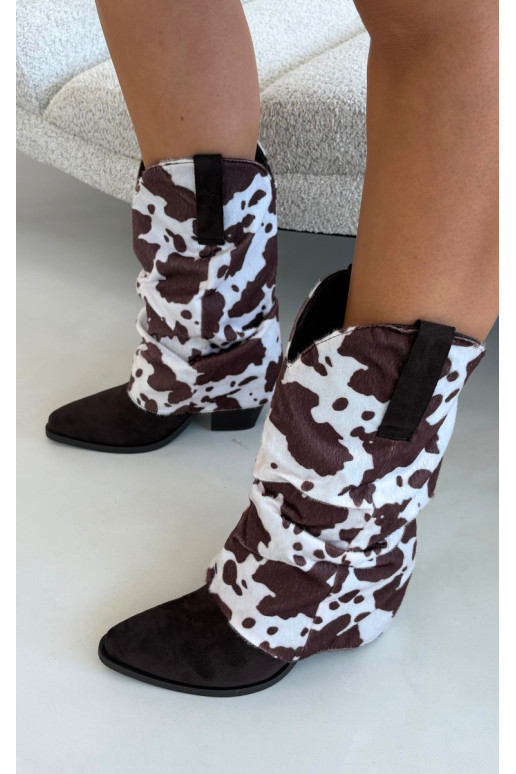 Cowboy-style ankle boots with a curved shaft and heels in brown color Havie