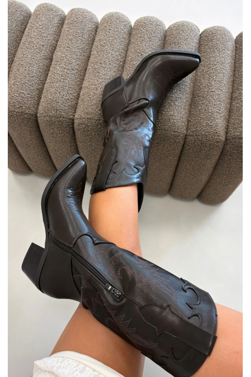 Cowboy-style knee-high boots with heels in chocolate faux leather Jarissa