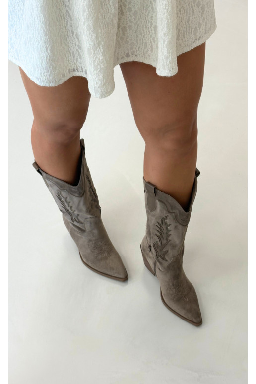 Cowboy-style knee-high boots in khaki Betina