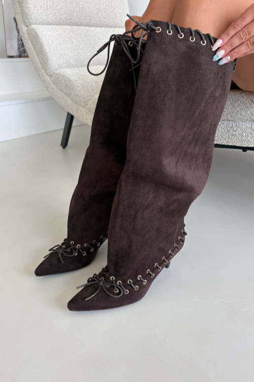 Knee-high boots with medium heel in faux suede with decorative laces in chocolate color Juletta