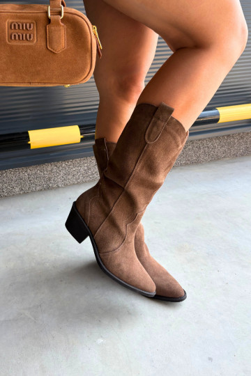Knee-high cowboy-style boots in natural suede with insulation and heels in brown color Radley